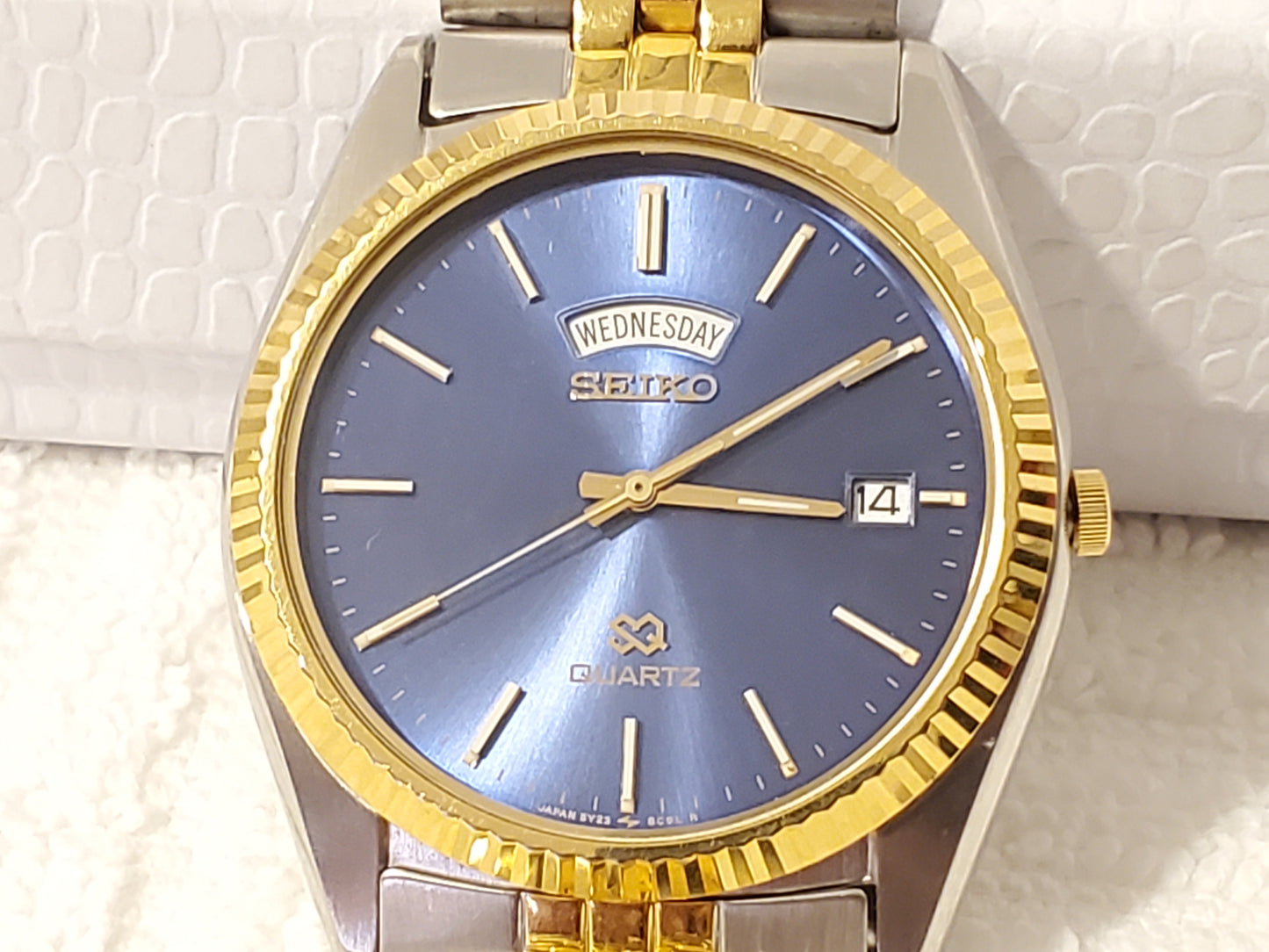 Vintage Seiko SQ Men's Presidential Day Date Quartz Watch Blue Dial Gold Tone SS