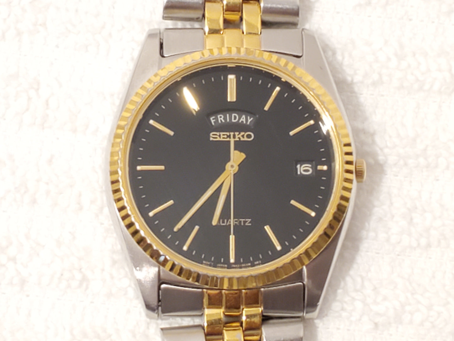 Vintage Seiko Day Date Mens Presidential Quartz Watch Stainless Steel Black Dial