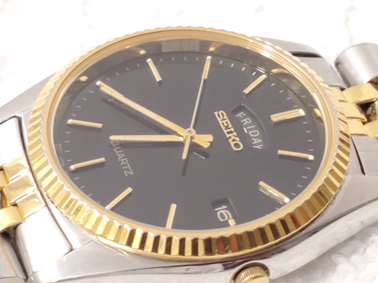 Vintage Seiko Day Date Mens Presidential Quartz Watch Stainless Steel Black Dial