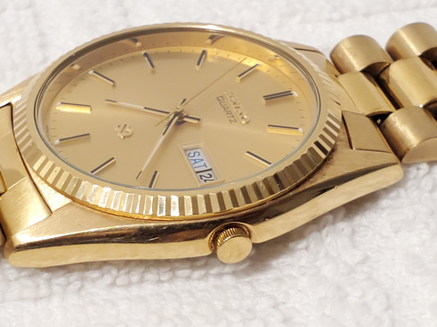 Vintage Seiko SQ Men's Day Date Quartz Presidential Watch One Jewel Stainless Steel Gold Tone