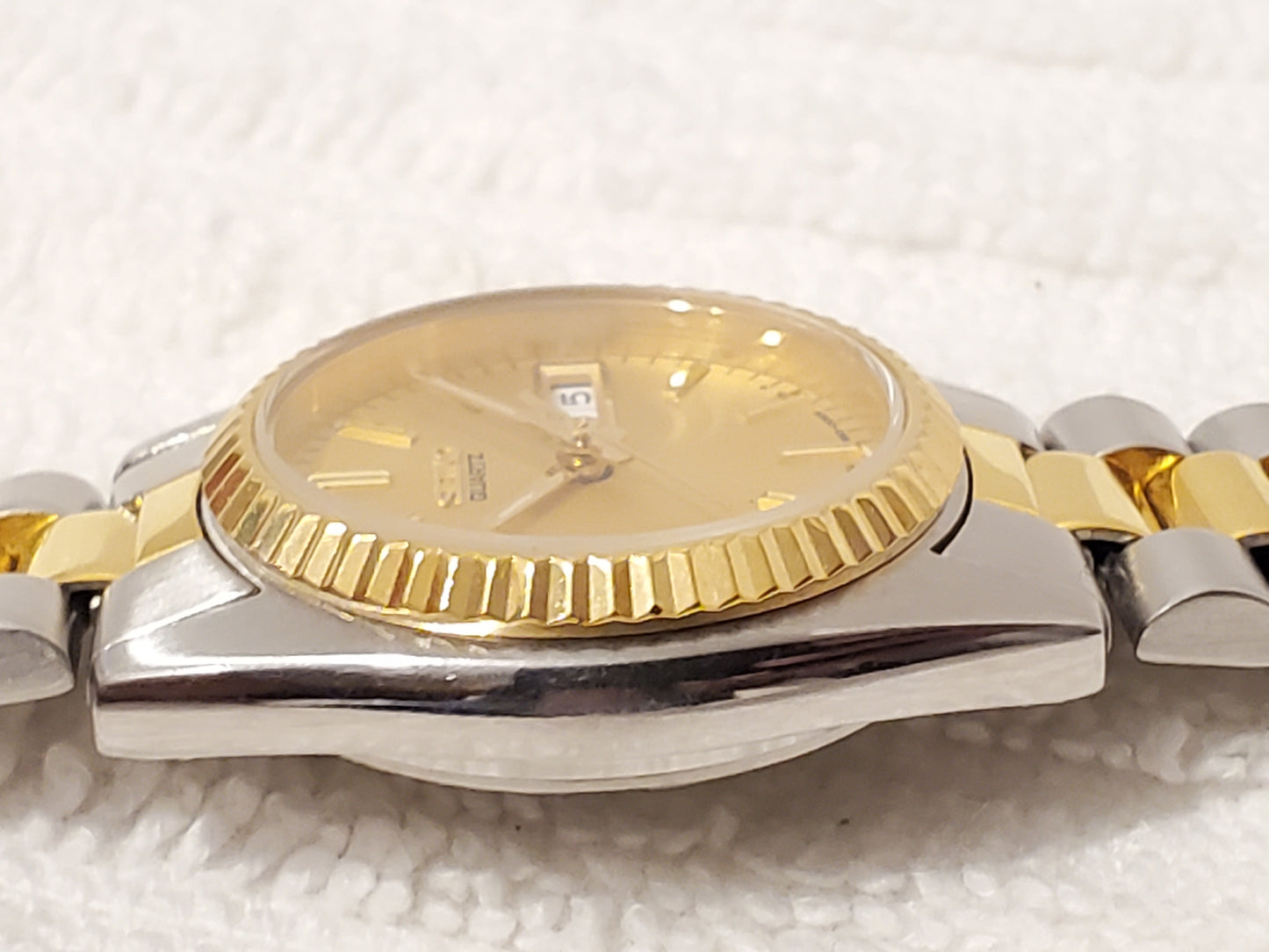 Vintage Seiko Women's Gold Dial Stainless Steel Day Date Quartz Watch Two Tone