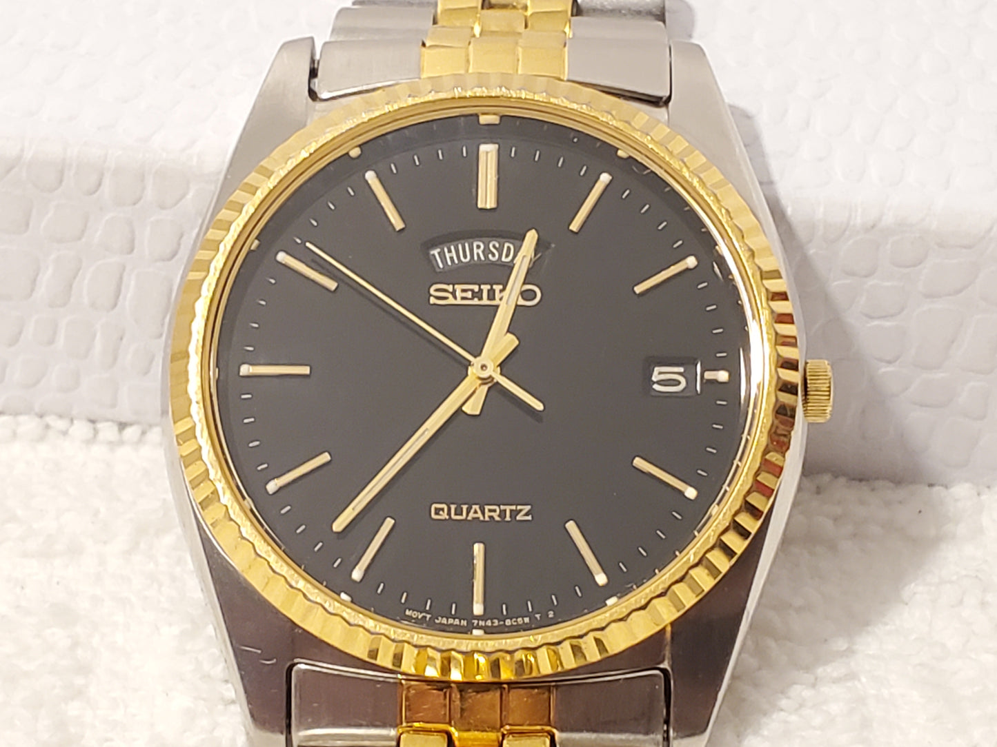 Vintage Seiko Men's Day Date Black Dial Quartz Presidential Watch Gold Tone SS