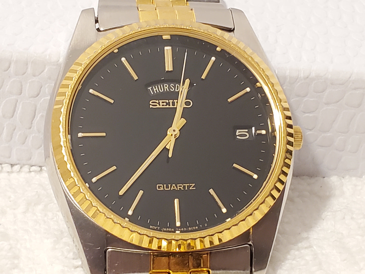 Vintage Seiko Men's Day Date Black Dial Quartz Presidential Watch Gold Tone SS