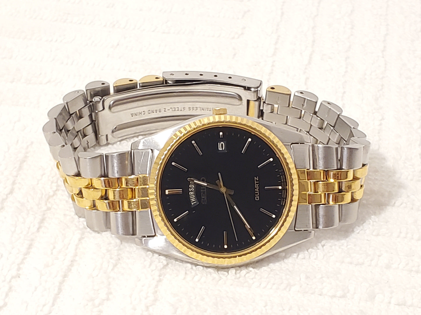 Vintage Seiko Men's Day Date Black Dial Quartz Presidential Watch Gold Tone SS
