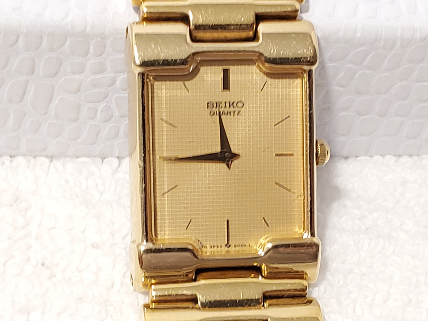 Vintage Seiko Women's Quartz Tank Watch Gold Tone Stainless Steel Two Jewels
