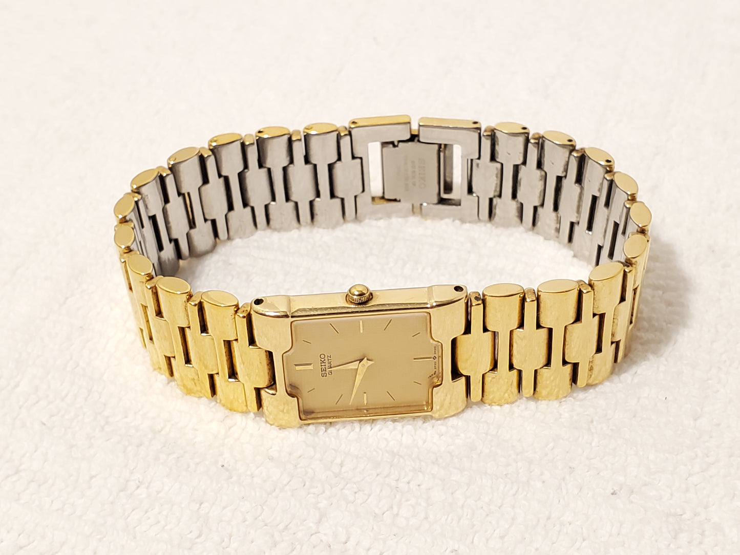 Vintage Seiko Women's Quartz Tank Watch Gold Tone Stainless Steel Two Jewels