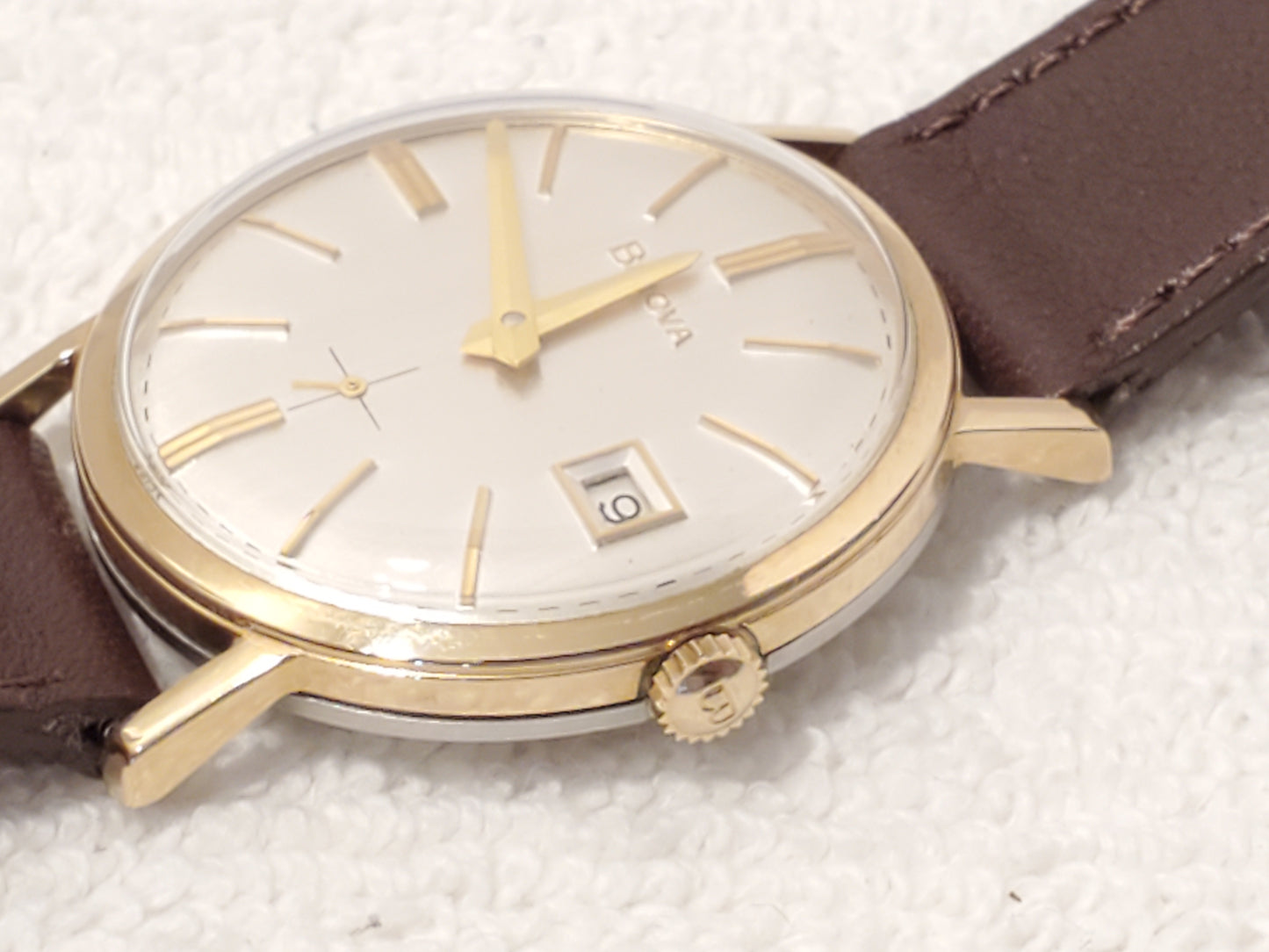 Vintage Bulova Men's Date Wind Up Watch Seventeen Jewels Swiss Made 10K RGP