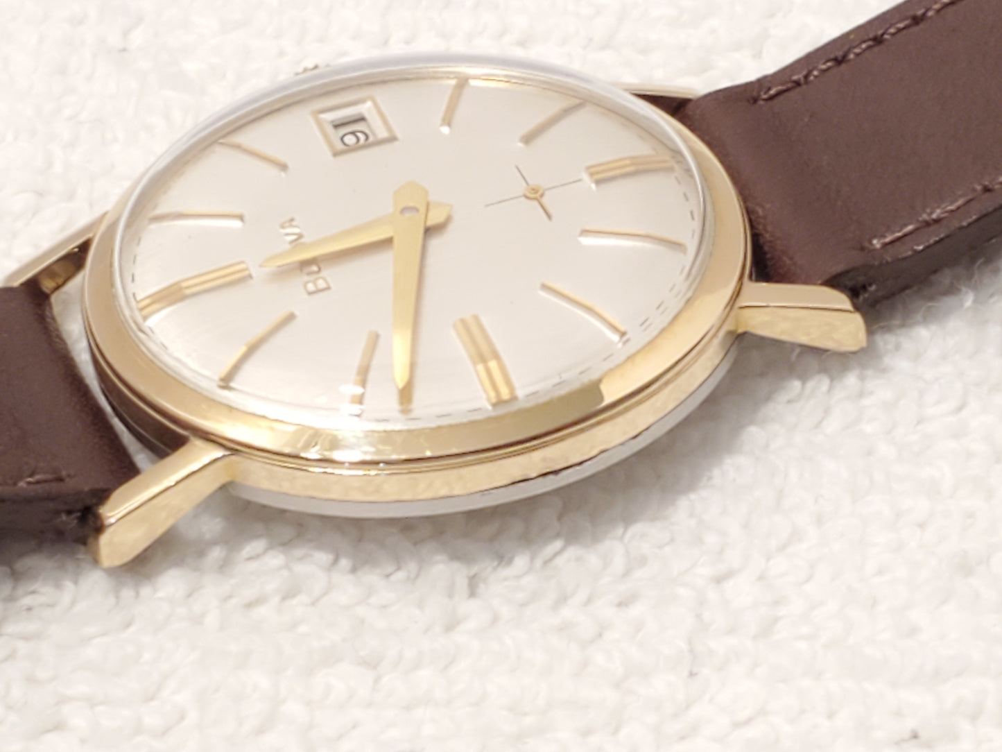 Vintage Bulova Men's Date Wind Up Watch Seventeen Jewels Swiss Made 10K RGP