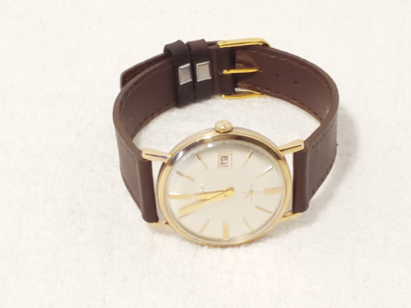 Vintage Bulova Men's Date Wind Up Watch Seventeen Jewels Swiss Made 10K RGP