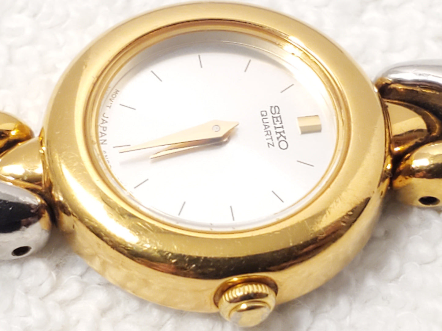 Vintage Seiko Gold Tone Women's Quartz Watch Silver Dial Base Metal
