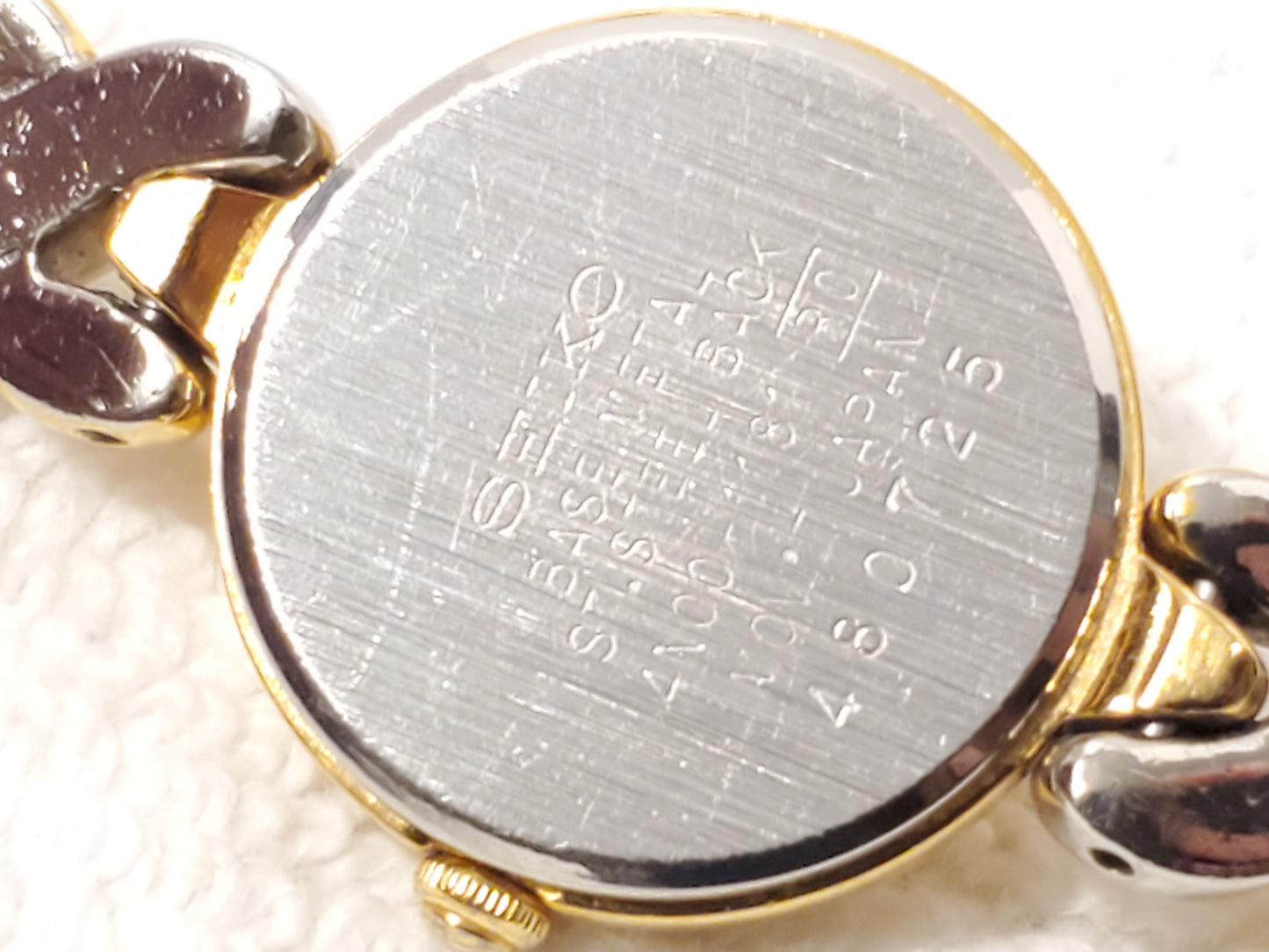 Vintage Seiko Gold Tone Women's Quartz Watch Silver Dial Base Metal