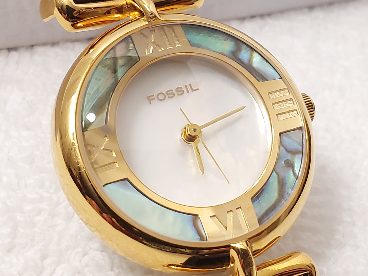 Vintage 1990's Fossil Abalone Seashell Iridescent Womens Watch Mother Pearl Dial
