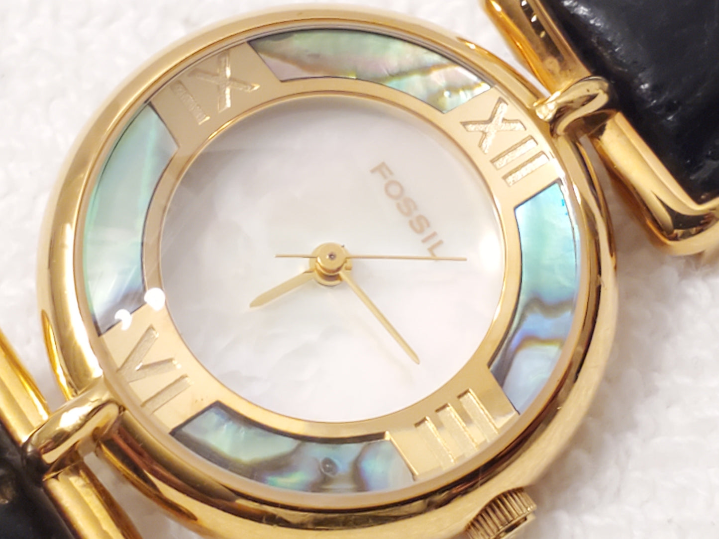Vintage 1990's Fossil Abalone Seashell Iridescent Womens Watch Mother Pearl Dial