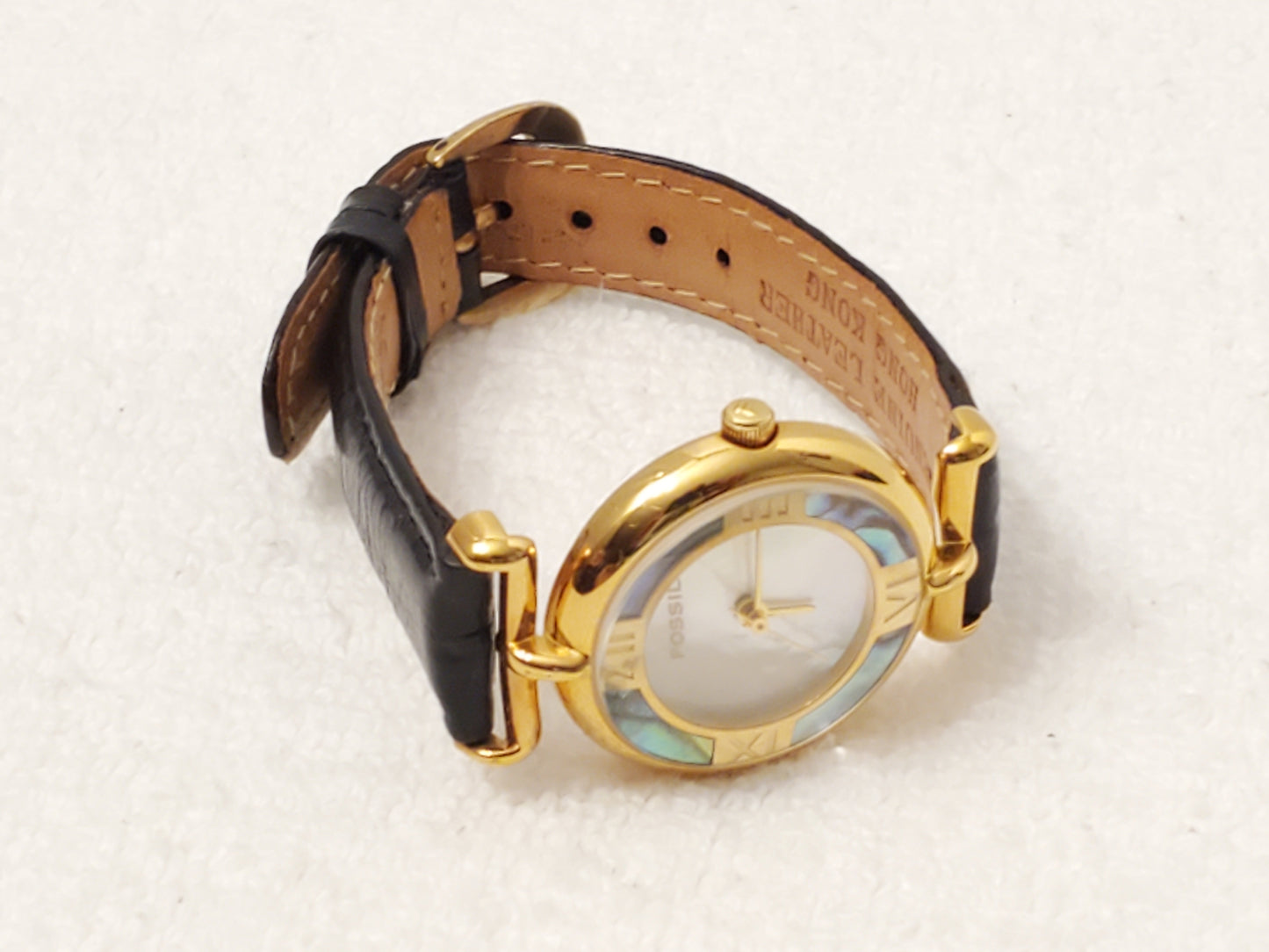 Vintage 1990's Fossil Abalone Seashell Iridescent Womens Watch Mother Pearl Dial