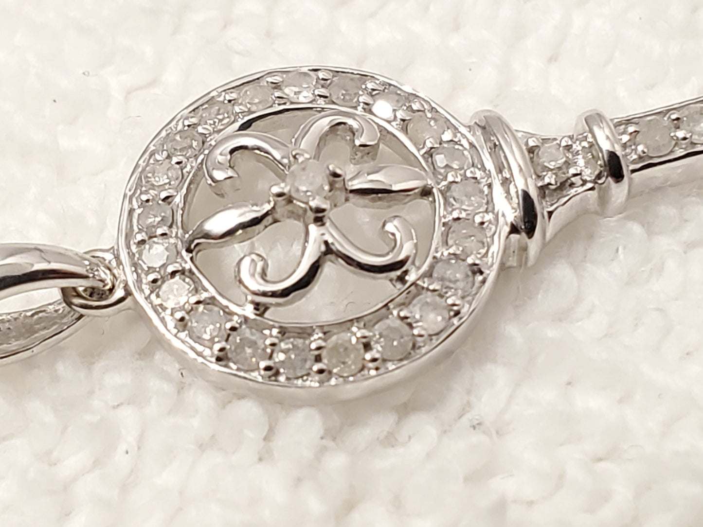 Vintage 10K White Gold Diamonds Pendant Charm Key Women's 1.6 Grams