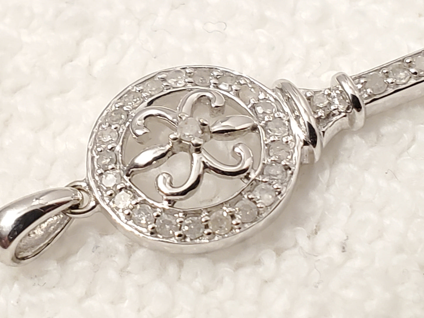 Vintage 10K White Gold Diamonds Pendant Charm Key Women's 1.6 Grams