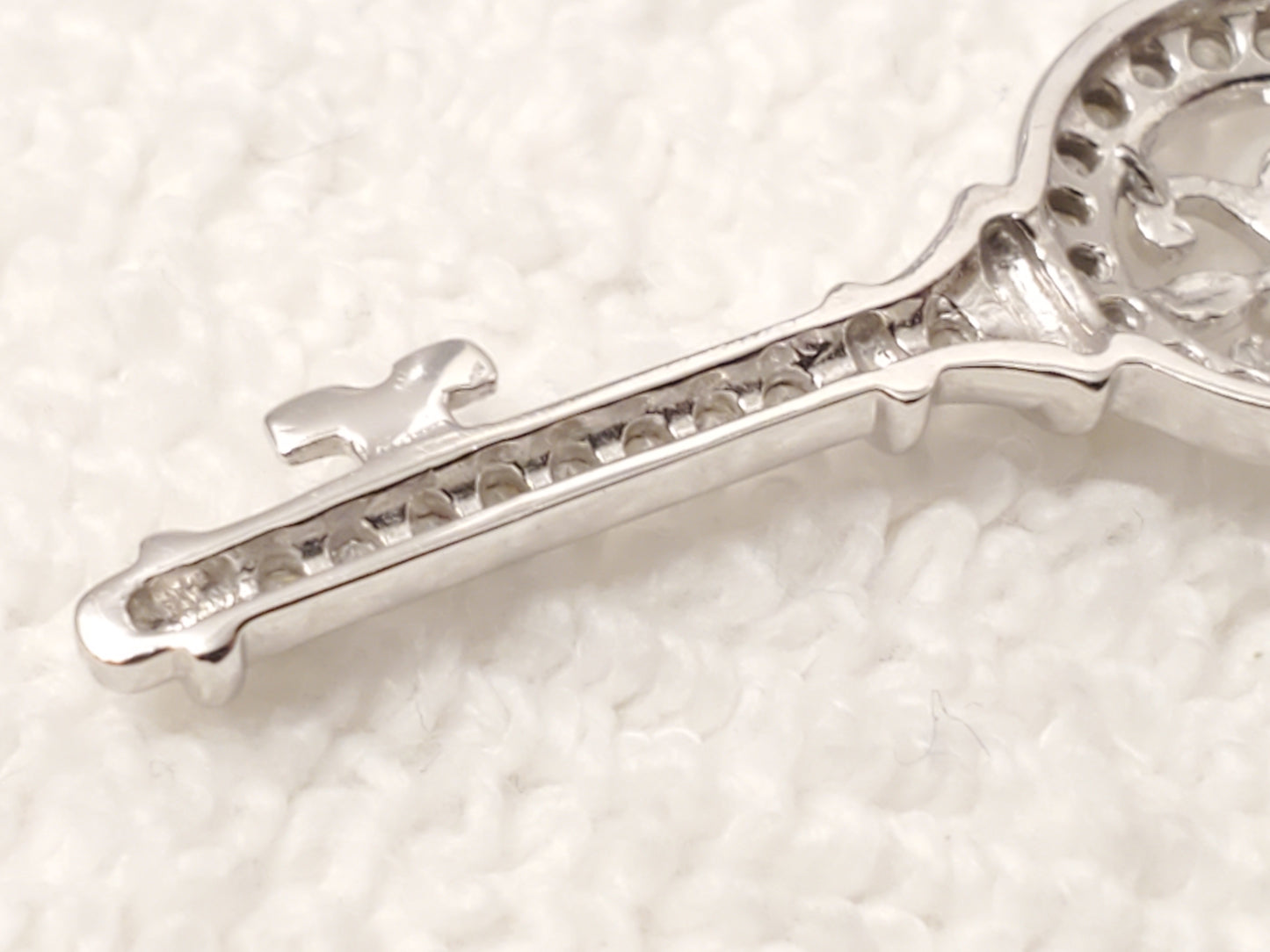 Vintage 10K White Gold Diamonds Pendant Charm Key Women's 1.6 Grams