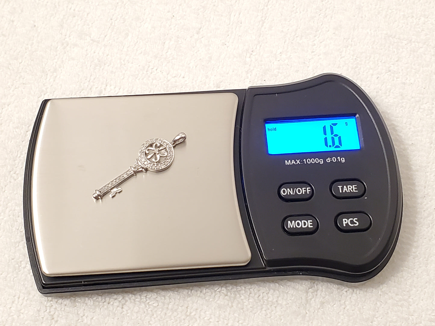 Vintage 10K White Gold Diamonds Pendant Charm Key Women's 1.6 Grams