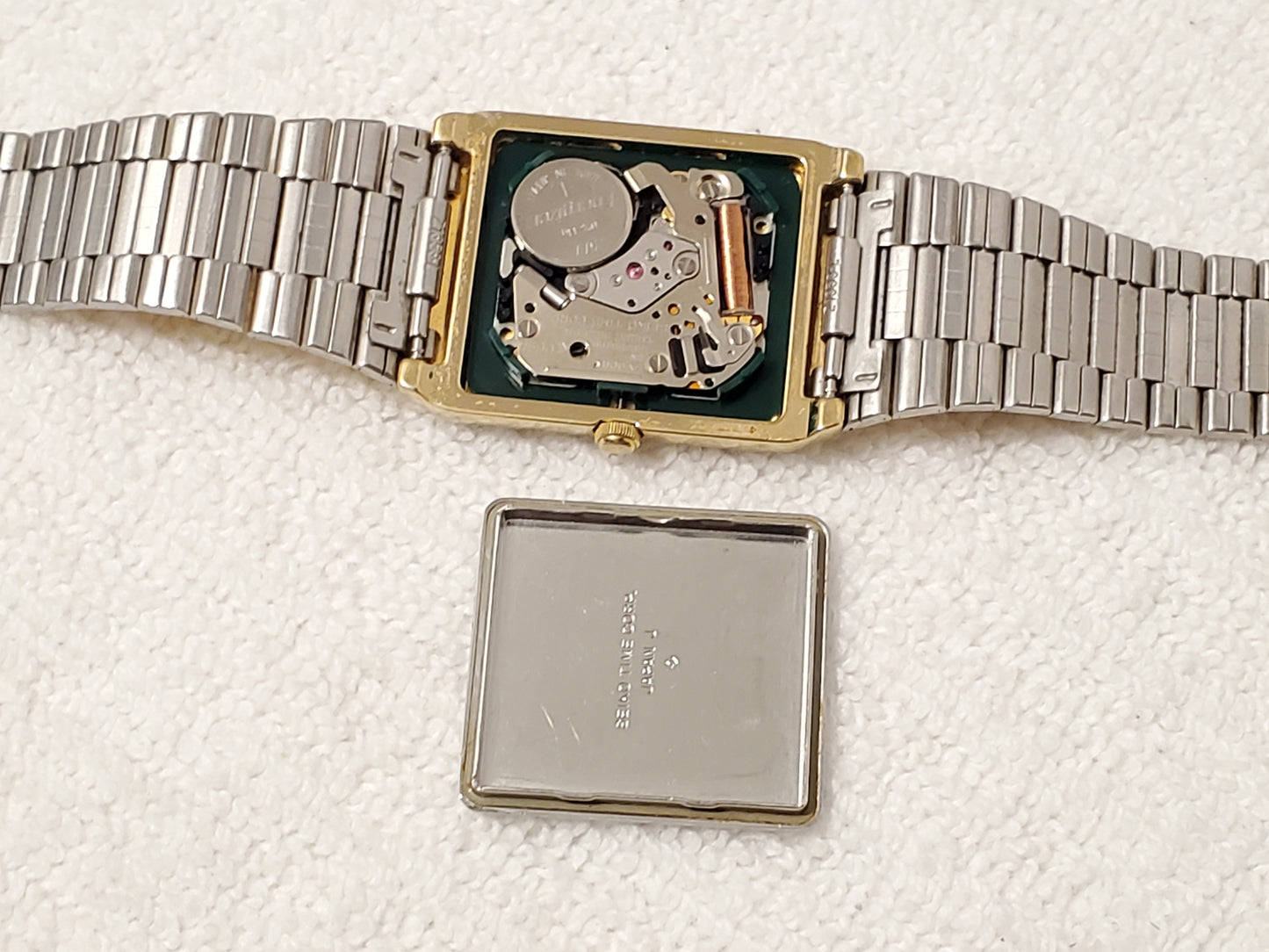 Vintage Seiko Men's Gold Tone Slim Tank Quartz Watch Five Jewels Stainless Steel