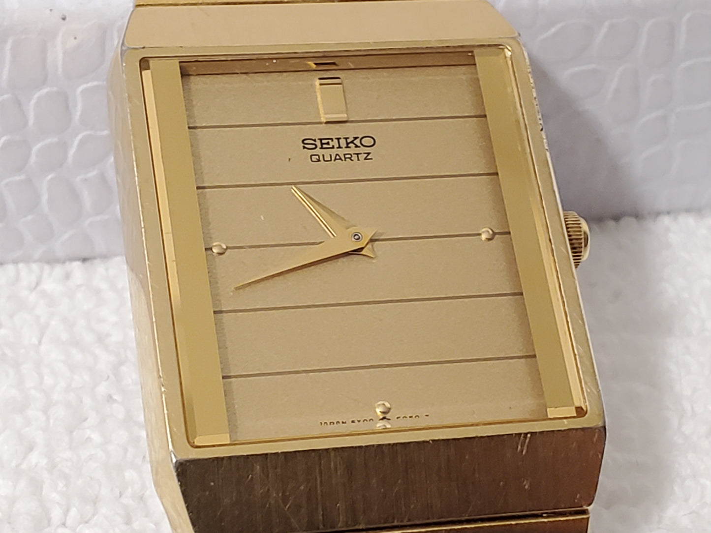 Vintage Seiko Men's Gold Tone Slim Tank Quartz Watch Five Jewels Stainless Steel