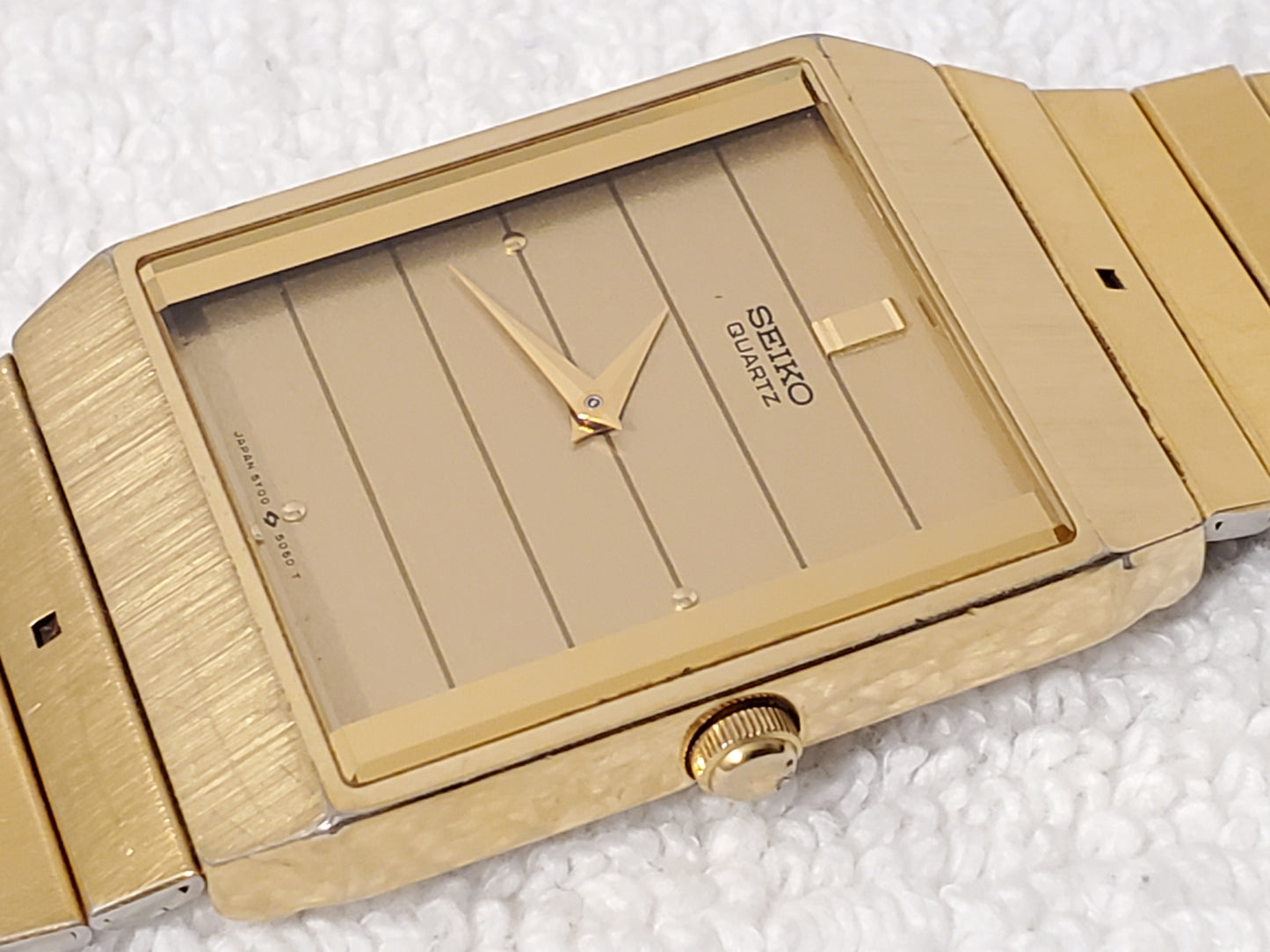 Vintage Seiko Men's Gold Tone Slim Tank Quartz Watch Five Jewels Stainless Steel