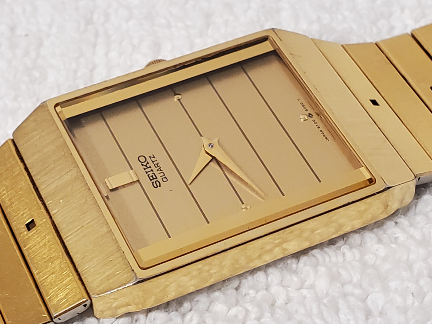 Vintage Seiko Men's Gold Tone Slim Tank Quartz Watch Five Jewels Stainless Steel