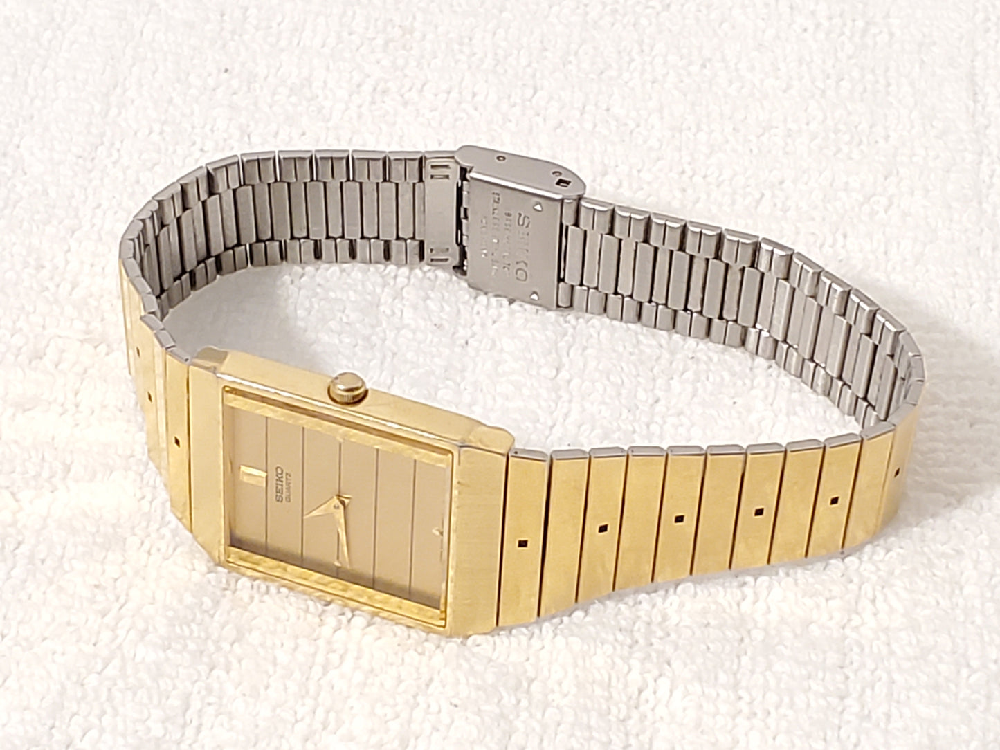 Vintage Seiko Men's Gold Tone Slim Tank Quartz Watch Five Jewels Stainless Steel