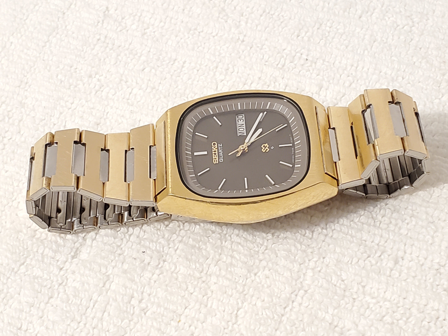 Vintage Seiko Men's Day Date Watch Brown Dial Stainless Steel 4 Jewels Gold Tone