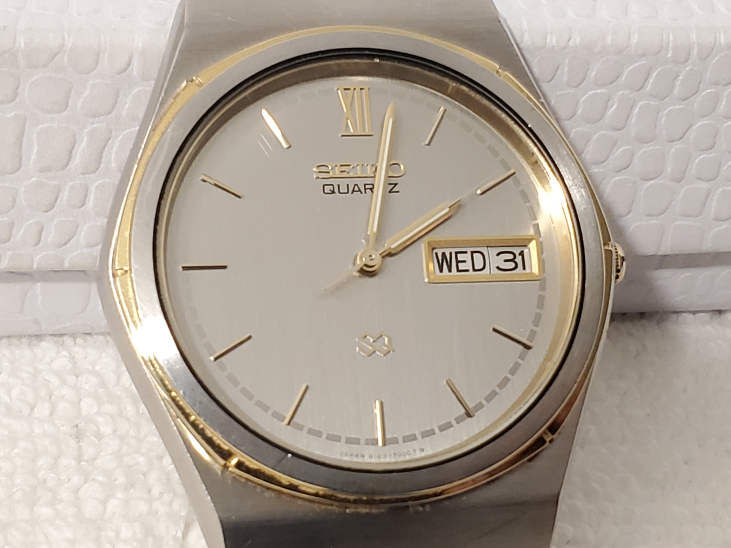 Vintage Seiko SQ Men's Stainless Steel Silver Dial Watch Day Date Five Jewels