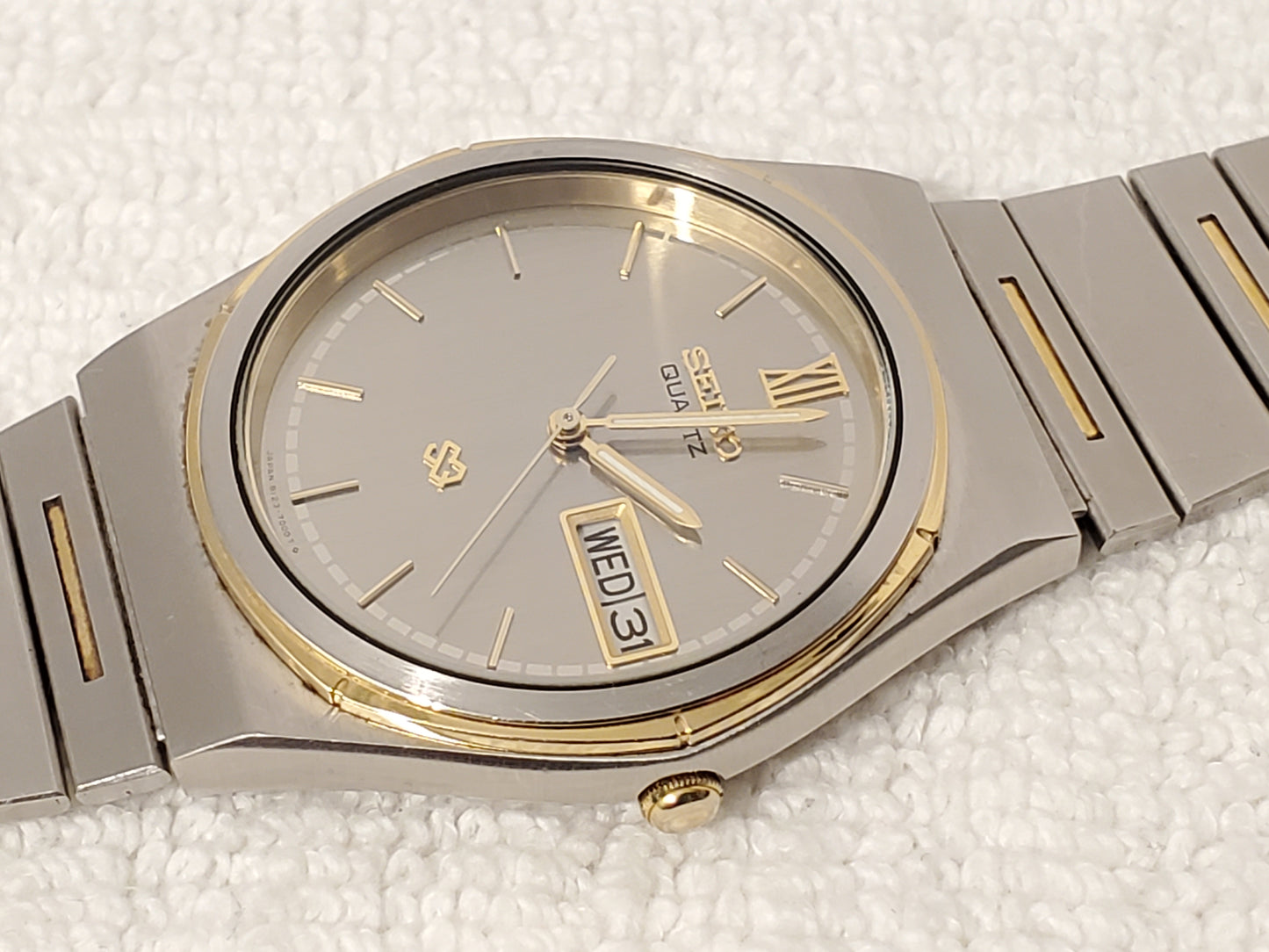 Vintage Seiko SQ Men's Stainless Steel Silver Dial Watch Day Date Five Jewels
