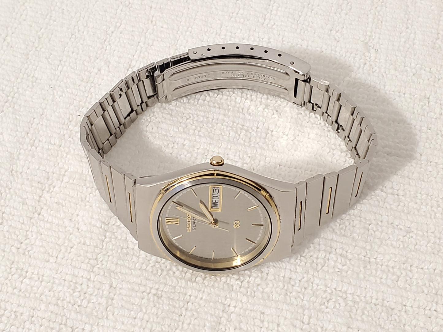 Vintage Seiko SQ Men's Stainless Steel Silver Dial Watch Day Date Five Jewels