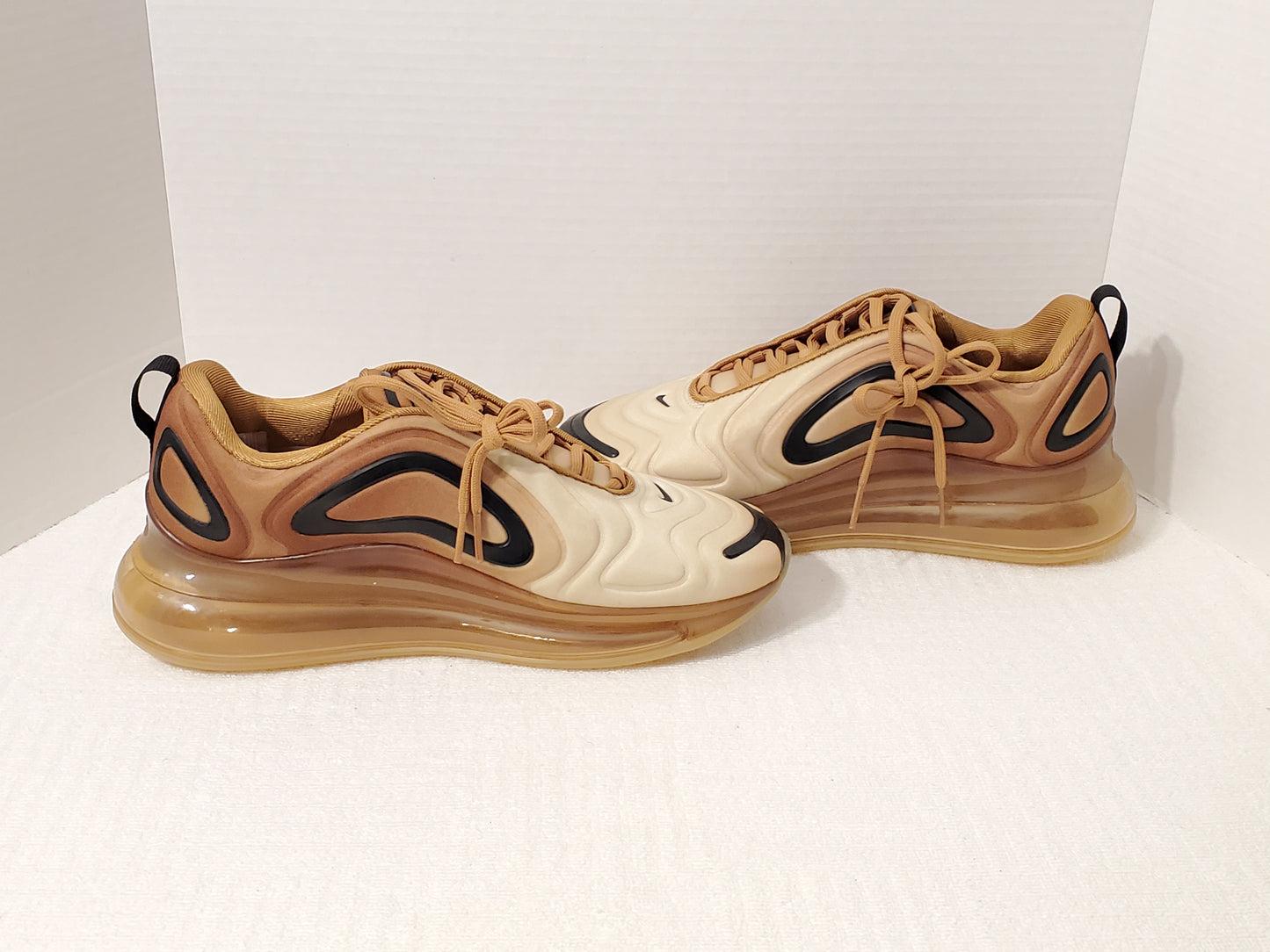 Nike Air Max 720 Desert Gold Wheat Black Lace Up Low Top Sneaker Size 7.5 Men's