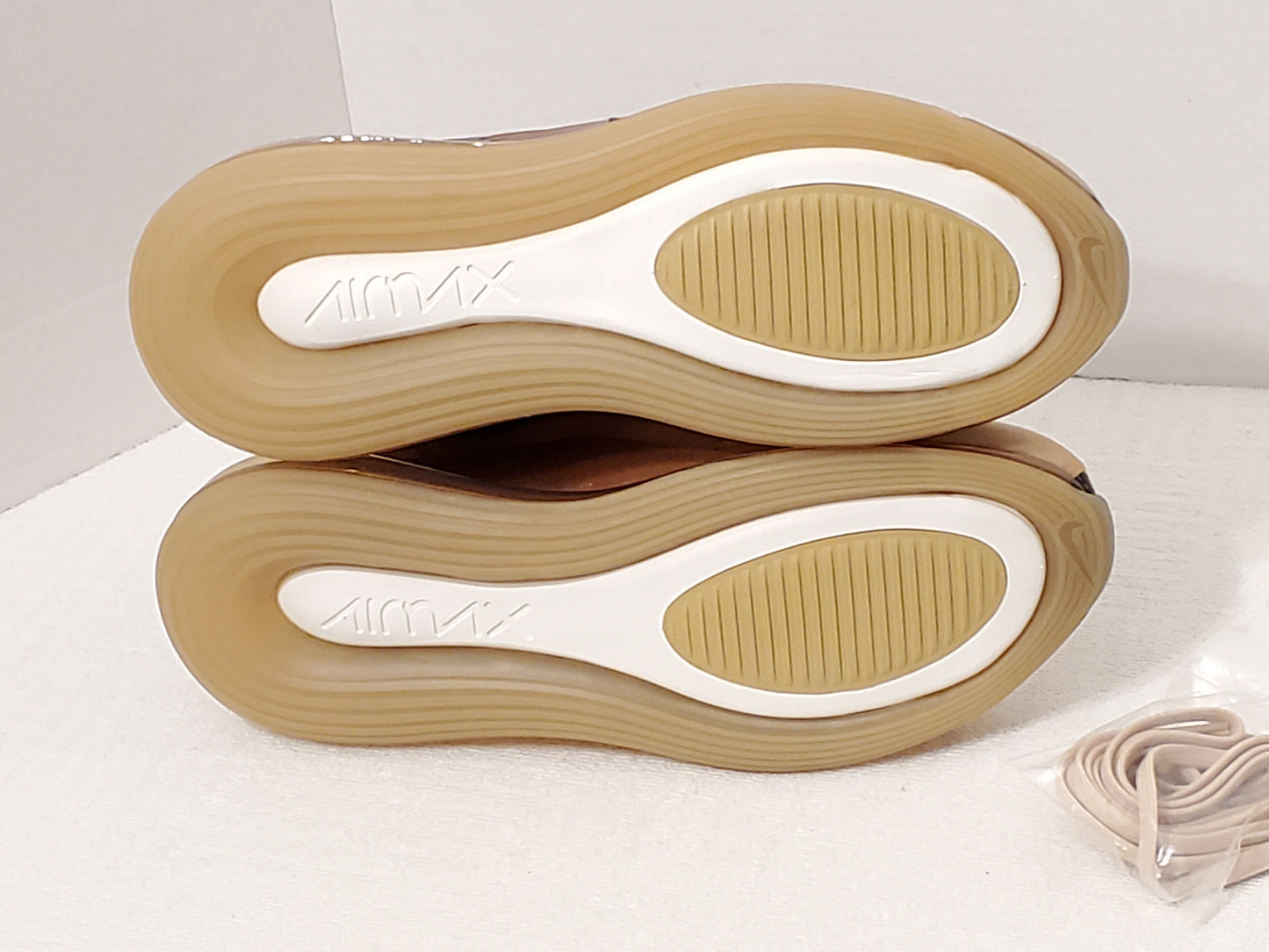 Nike Air Max 720 Desert Gold Wheat Black Lace Up Low Top Sneaker Size 7.5 Men's