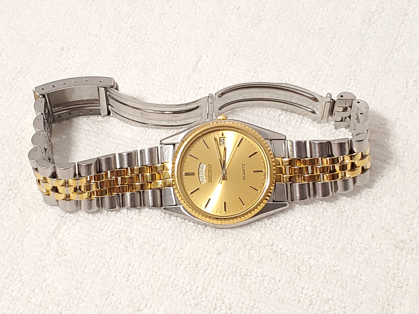 Vintage Seiko Men's Presidential Day Date Quartz Watch Gold Tone Stainless Steel