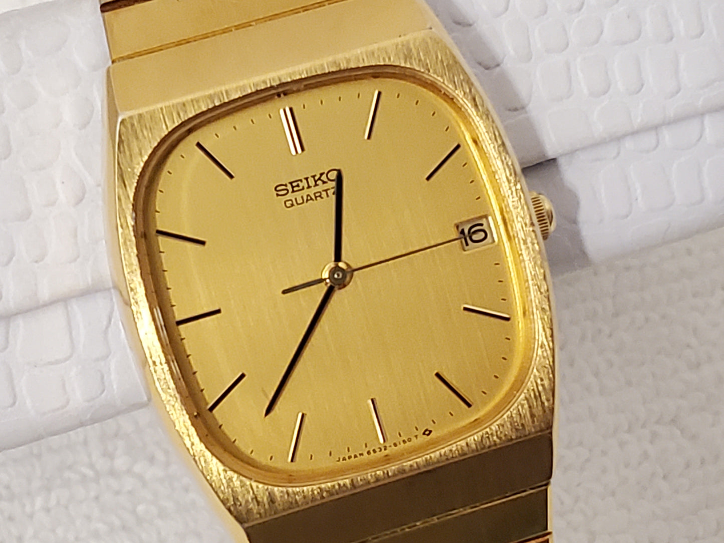 Vintage Seiko Men's Gold Tone Date Stainless Steel Quartz Watch Five Jewels