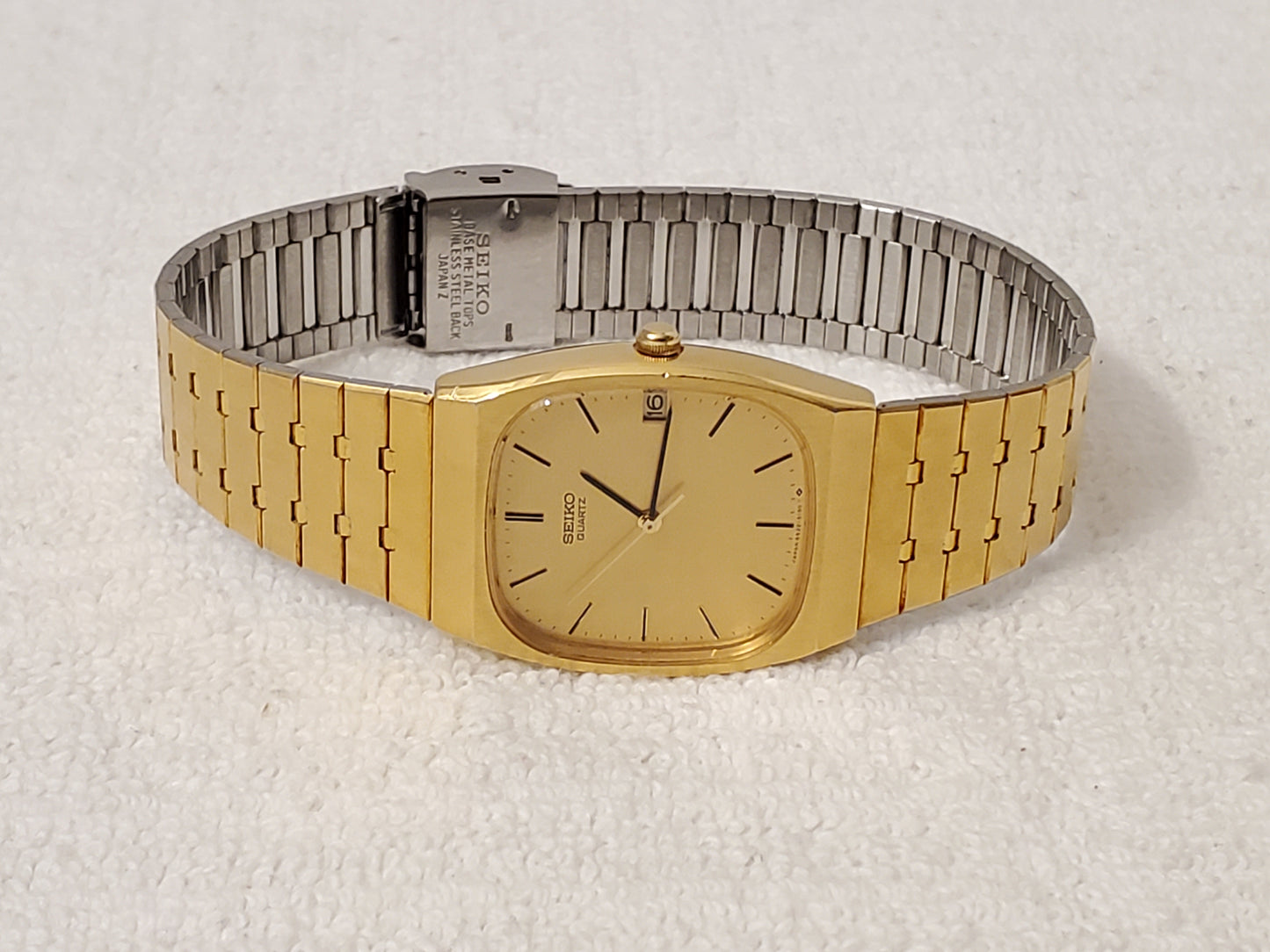 Vintage Seiko Men's Gold Tone Date Stainless Steel Quartz Watch Five Jewels