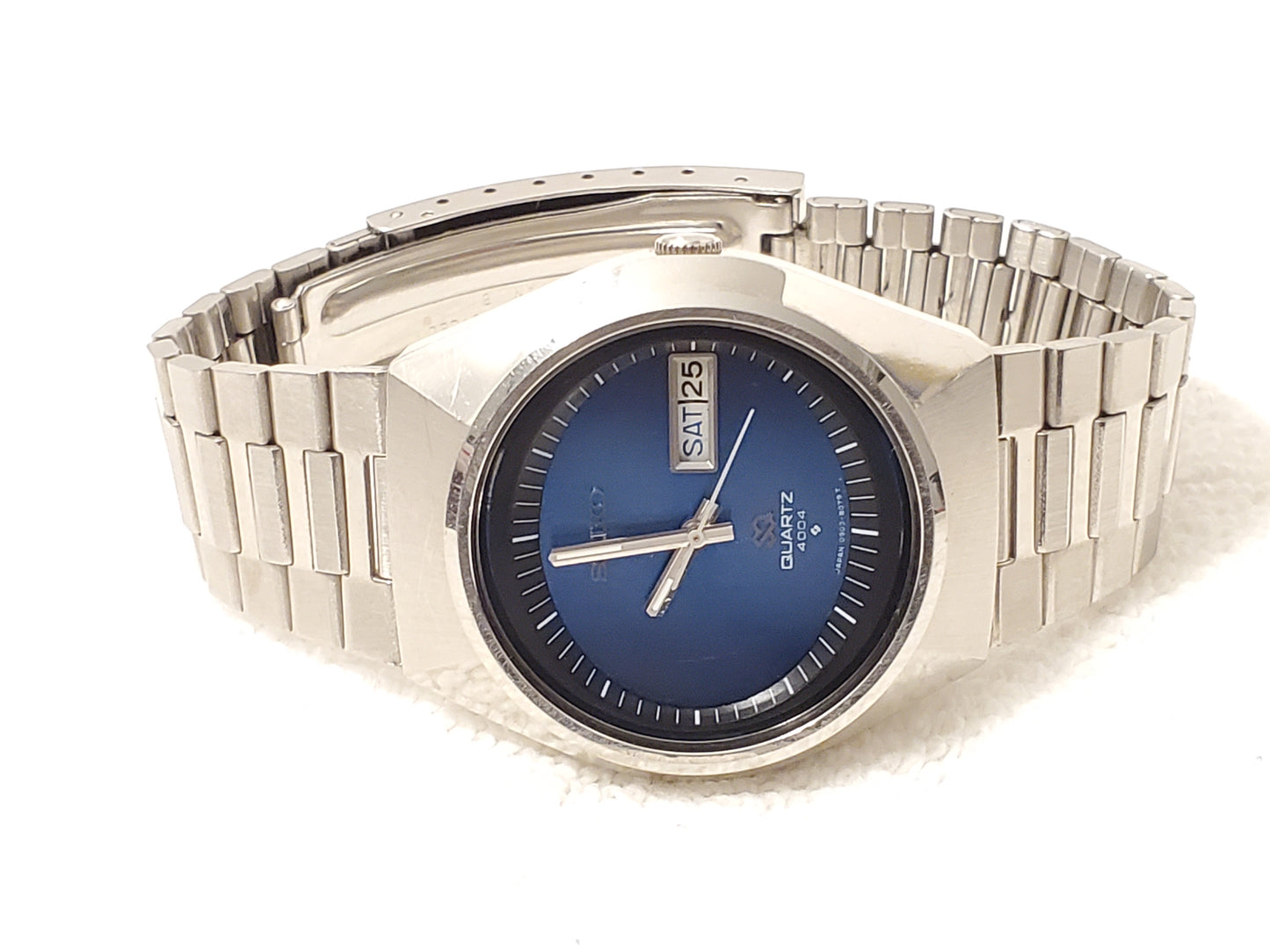 Vintage Seiko SQ 4004 Black Blue Dial Men's Day Date Watch Stainless Steel