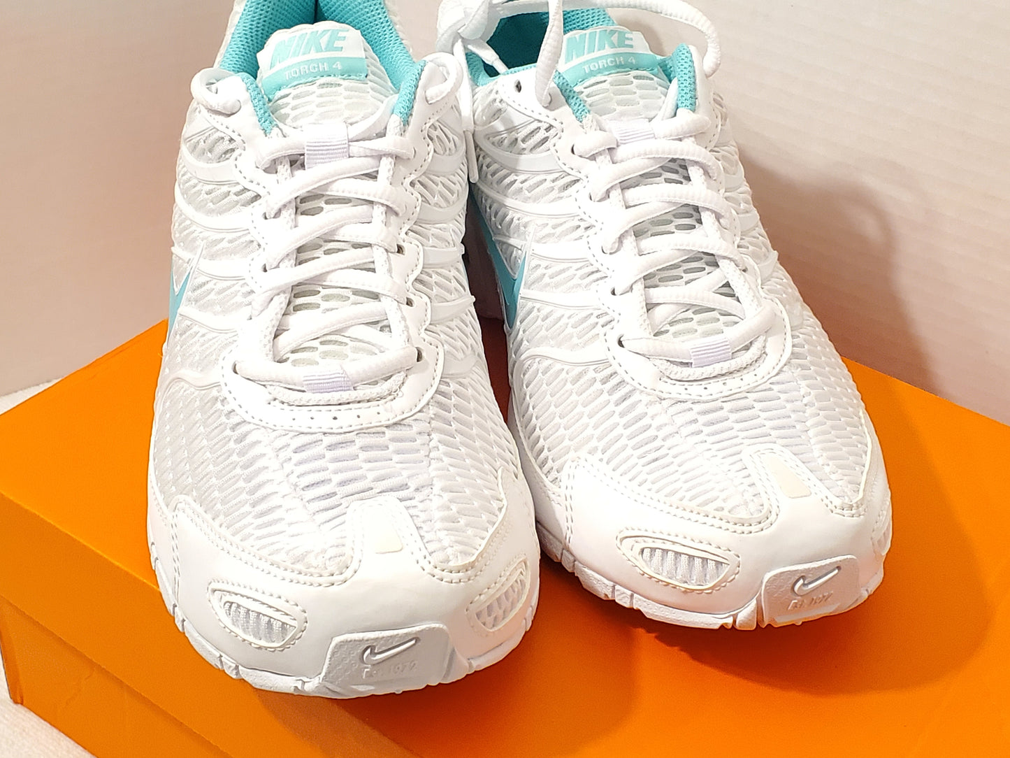 Nike Women's Air Max Torch 4 IV Running Shoes Sneakers White Blue Size 9.5 New