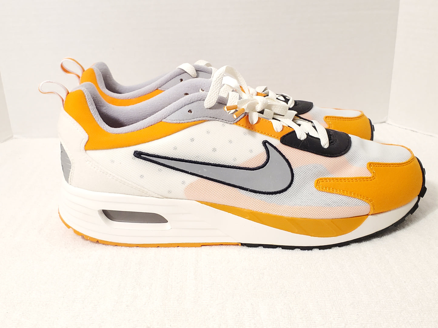 Nike Tennessee Air Max Solo Men's Sneaker FZ4841-001 Orange Black Gray White New