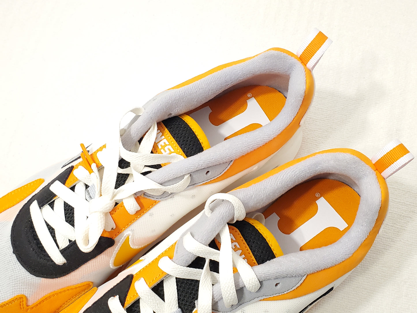 Nike Tennessee Air Max Solo Men's Sneaker FZ4841-001 Orange Black Gray White New