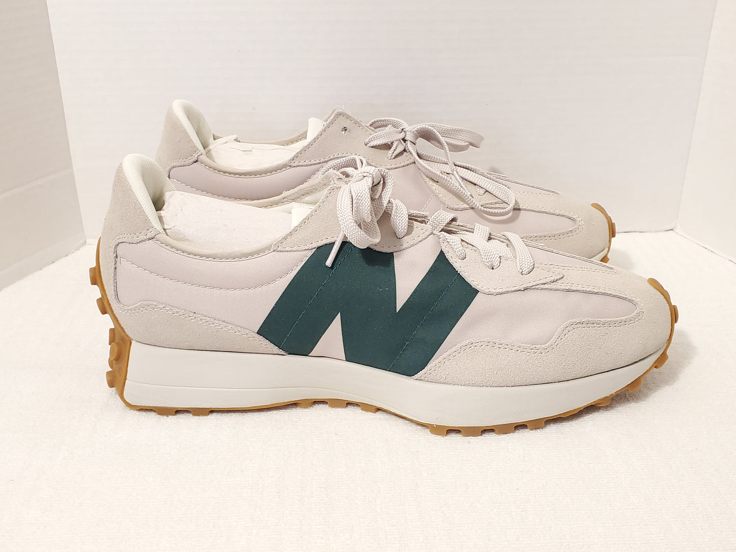 New Balance The Intelligent Choice 327 Men Sneakers Timberwolf Nightwatch Green