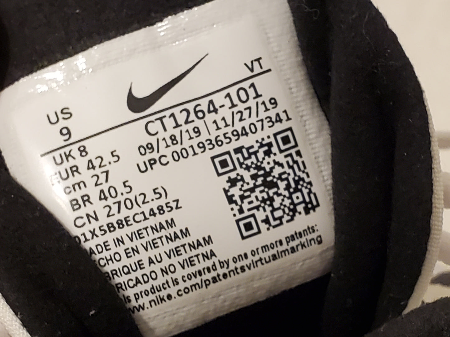 Nike Air Max 270 React Oreo Athletic Shoes Men's Size 9 White Black Gray Low Top