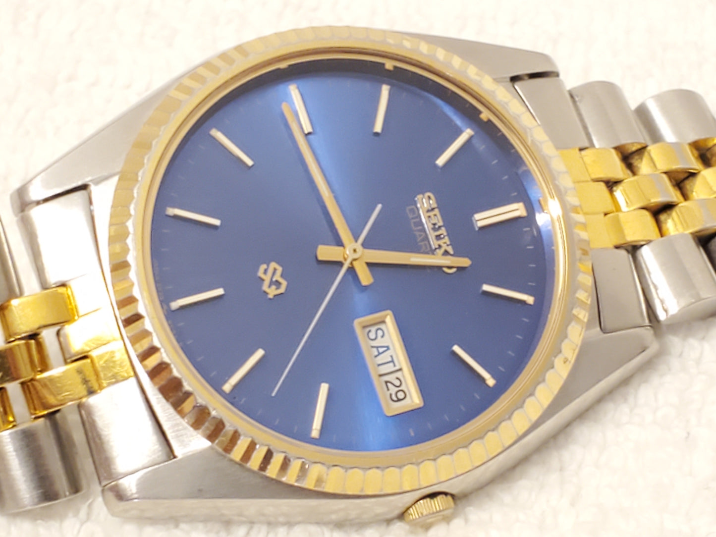Vintage Seiko SQ Presidential Date Day Men's Gold Tone Watch One Jewel S Steel
