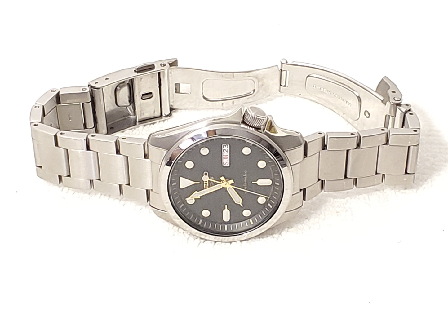 Seiko 5 Automatic Men's Watch Day Date Stainless Steel Black Dial 24 Jewels