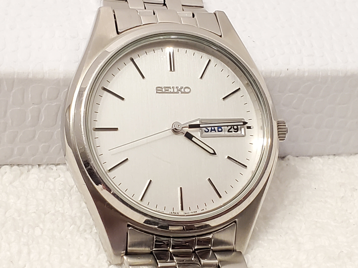 Vintage 1990's Seiko Men's Silver Dial Day Date Quartz Watch Stainless Steel