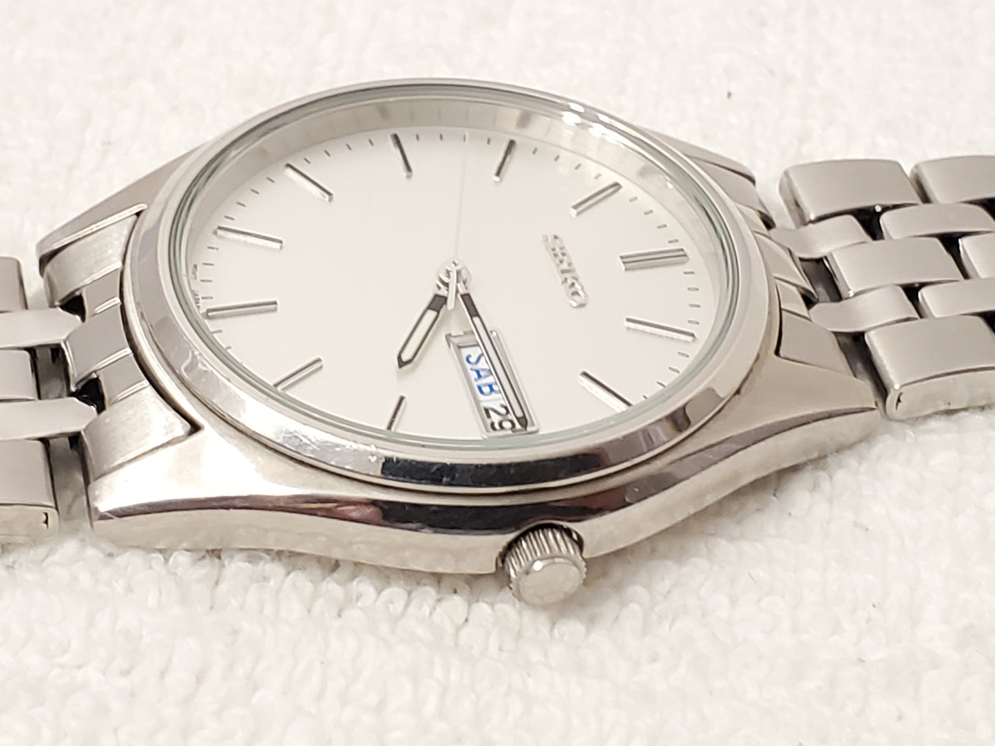 Vintage 1990's Seiko Men's Silver Dial Day Date Quartz Watch Stainless Steel