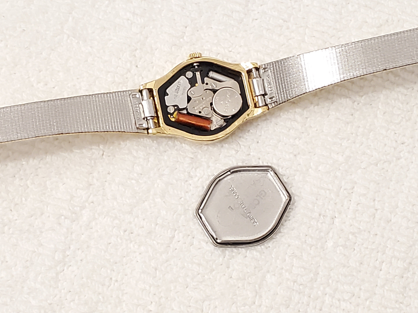 Vintage Seiko Womens Gold Tone Watch Black Dial Four Diamonds S Steel Base Metal