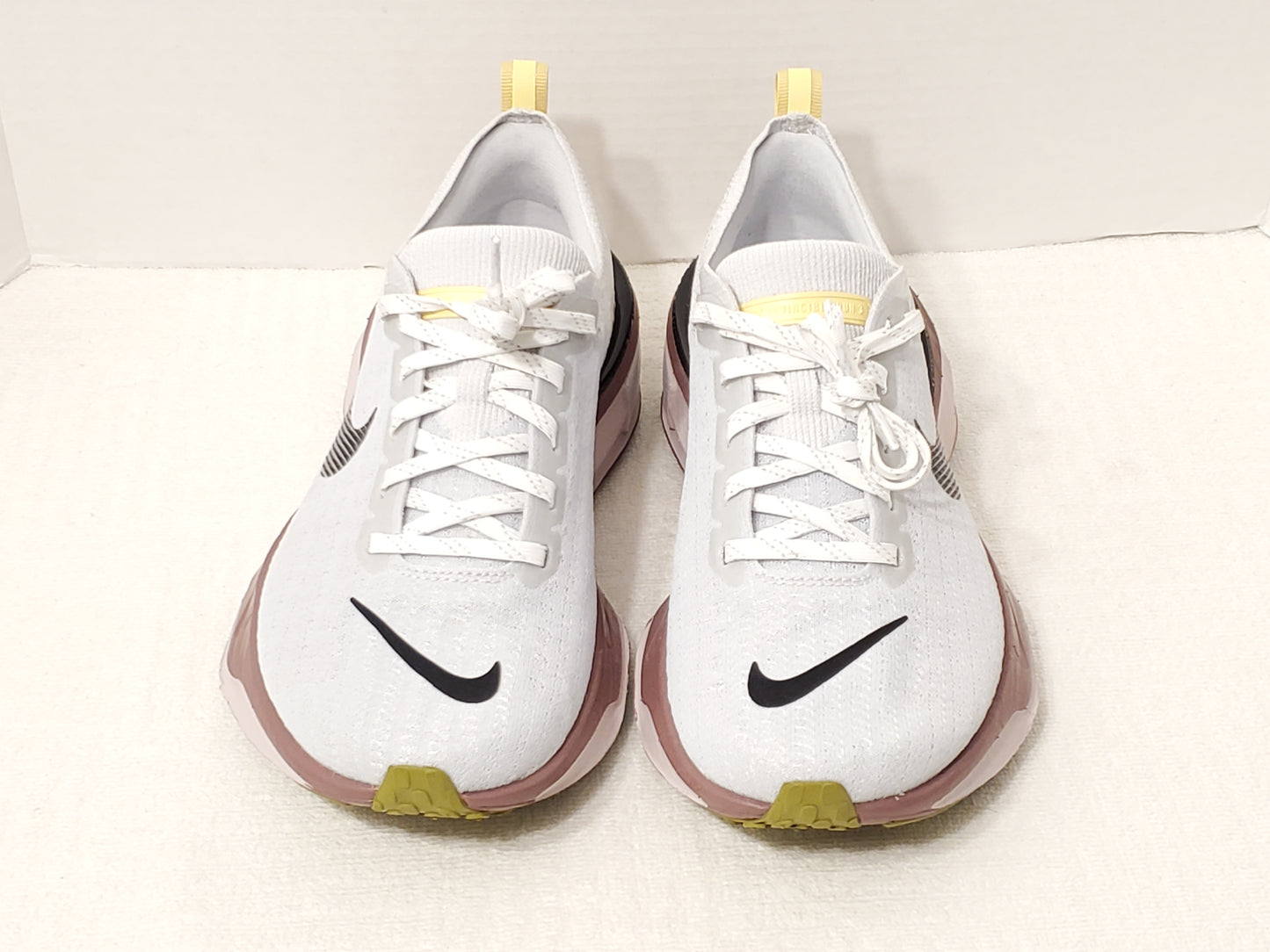 Nike ZoomX Invincible Run 3 Photon Dust Smokey Mauve Sneakers Women's Size 8