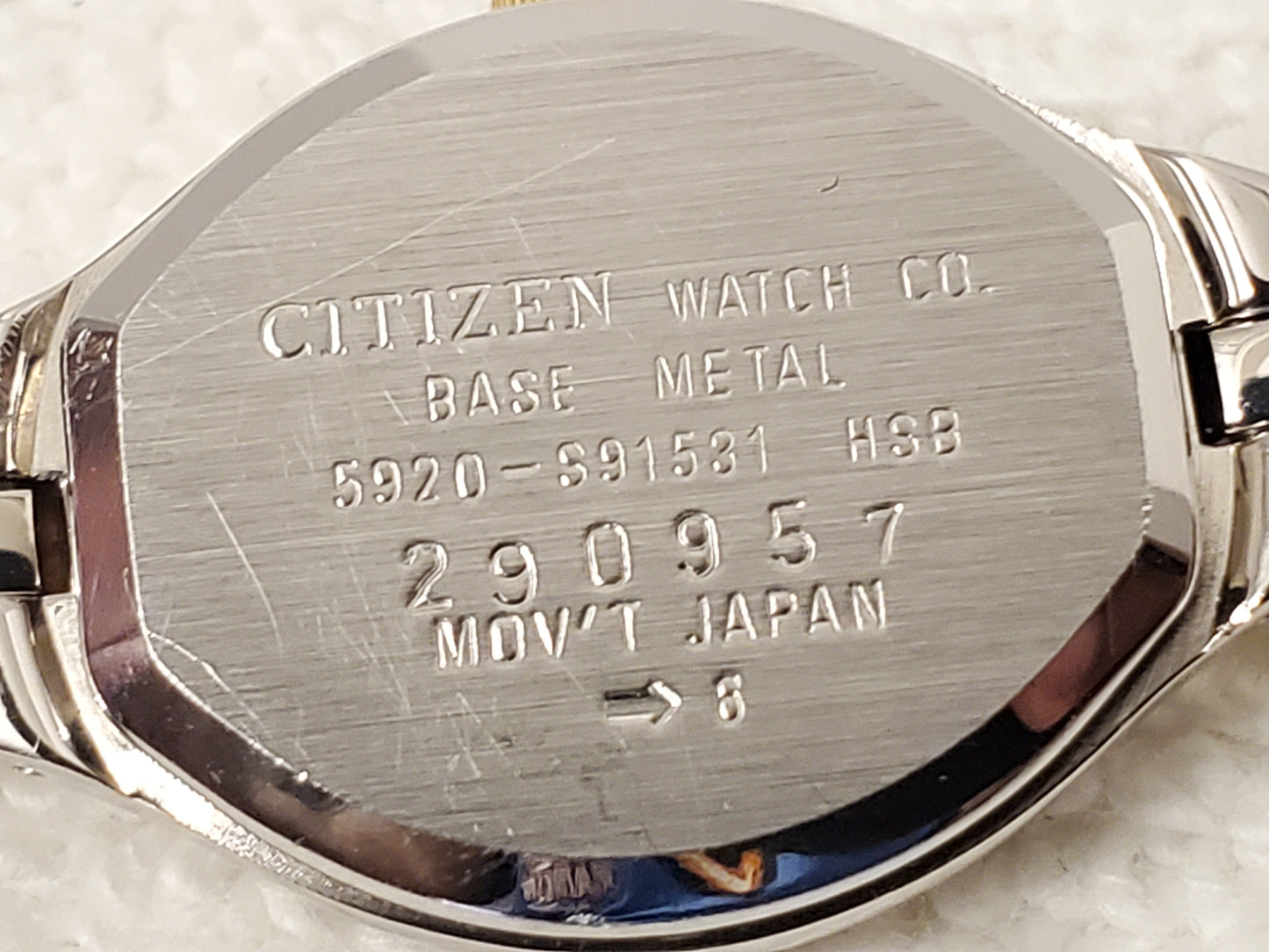 Vintage Citizen Women's Quartz Watch Base Metal Gold Silver Tone Champagne Dial