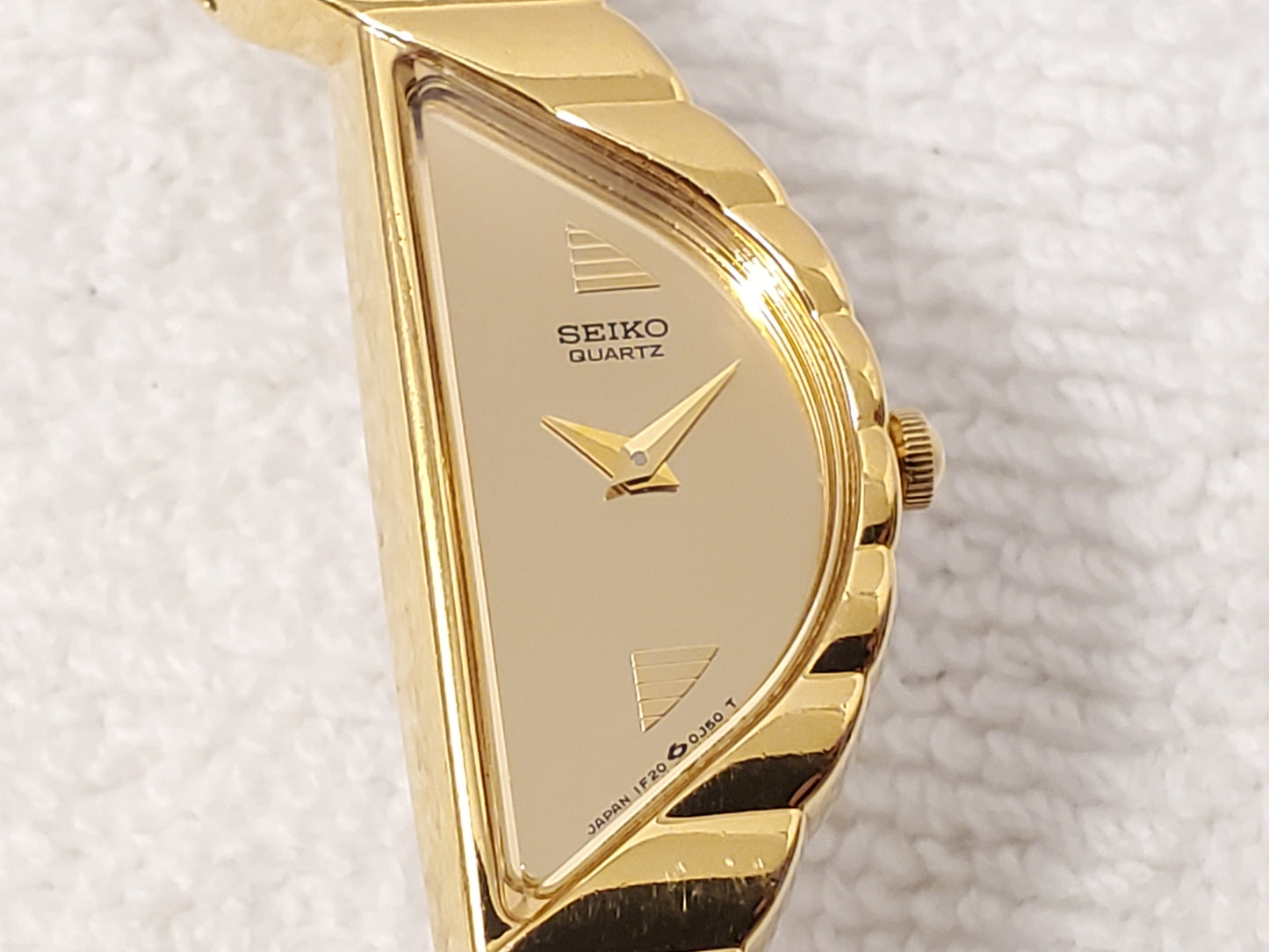 Vintage Seiko Half Moon Womens Quartz Watch Stainless Steel Base Metal Gold Tone